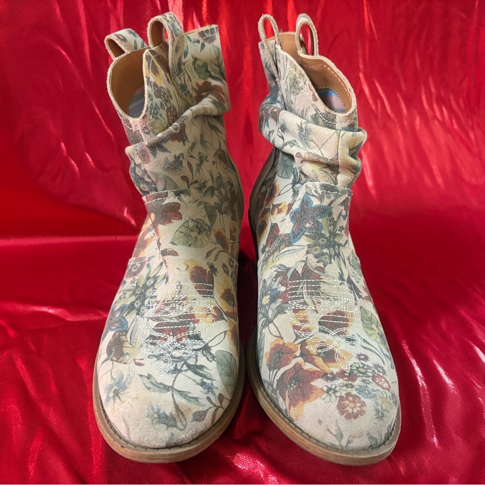 dingo Floral Print Cream Ankle Boots with Multicolor Accents